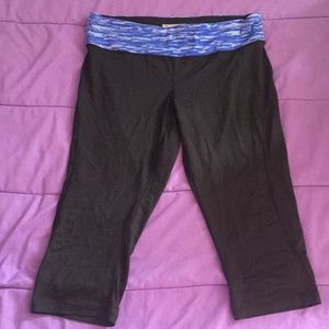 Blue and Black Capri Leggings. Size Large.